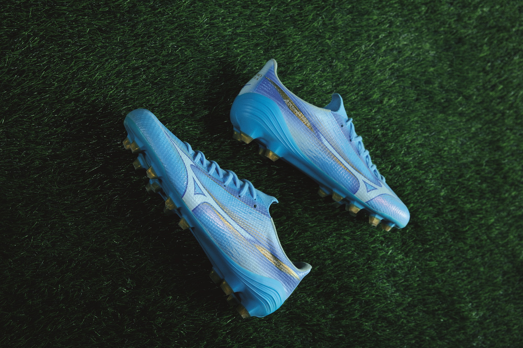 フットボールシューズ「MIZUNO α III」シリーズ発売