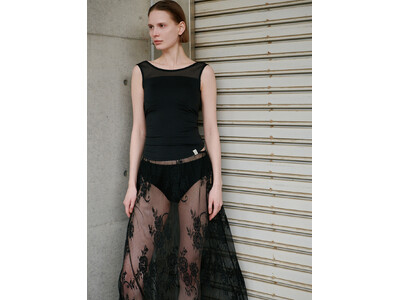 総合スポーツ用品メーカーMizuno(ミズノ)と、ファッションブランドAmeri(アメリ)のコラボレーション涼感素材『アイスタッチ』を使用した“魅せる機能性インナー”を展開