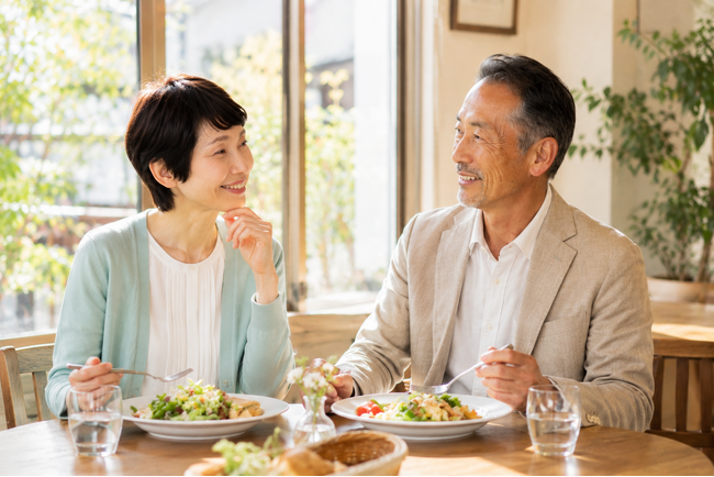 【2026年最新】"合コン世代"の50代・60代の参加数が前年32％増