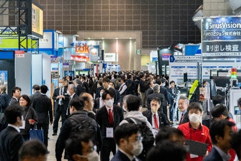 フィルム型ペロブスカイト太陽電池製造技術の実機を初展示