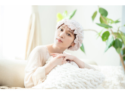 古川優香がナイトキャップ姿に！「COCOSILK（ココシルク）」のイメージモデルに大人気Youtuberの古川優香さんが就任！