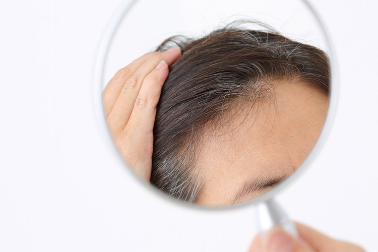 白髪染めってみんなどうしてるの？白髪染めの意識調査から見えてきた女性の白髪染め事情
