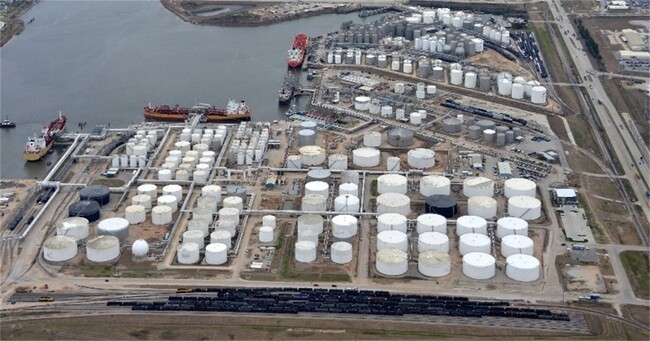 タンクターミナル会社LBC Tank Terminalsの買収を決定