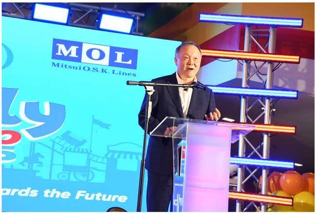 当社フィリピン人船員への永年勤続表彰式と家族会を開催