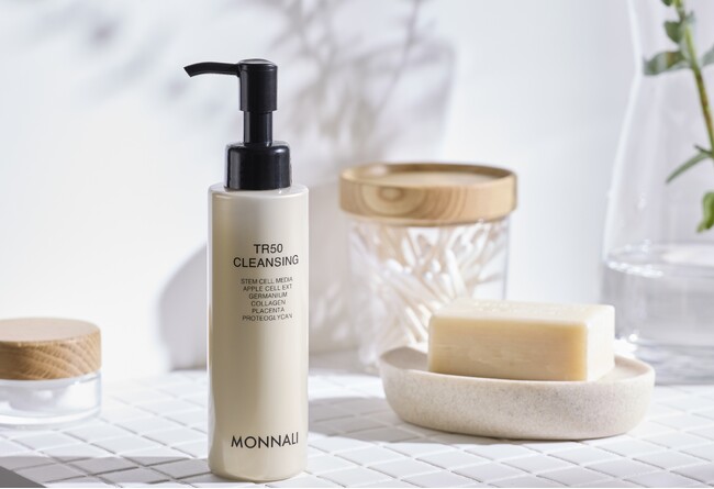 美容のプロが自腹買い！？“ゴールドの名品”MONNALIクレンジング、一般発売直後に即完売！
