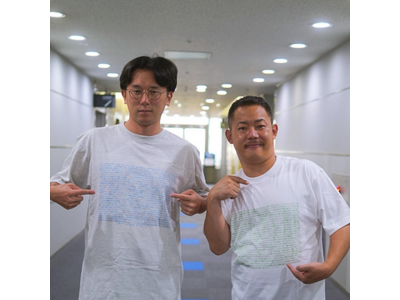 ザ・マミィ酒井の奥さまが、酒井に贈った“いいところ100個”をあしらったTシャツなど・・・GLOWDIA Podcast『続けてゆく、ザ・マミィ』の番組初のグッズ、発売開始！
