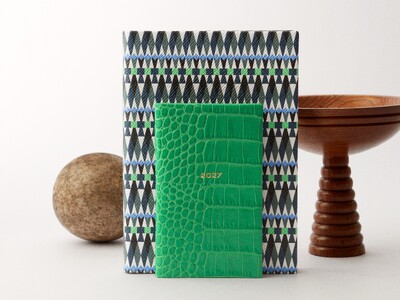�ySMYTHSON�z�q2027�N�_�C�A���[�r�����J�n�̂��m�点