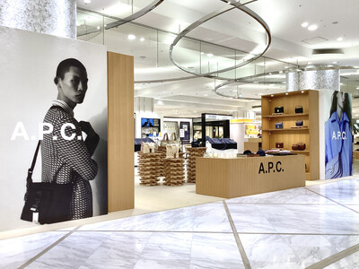 ＜A.P.C.＞ Iconic giftsをテーマに、心に残る印象的なギフトを。12/26(火) までジェイアール名古屋高島屋にてPOP UP開催中。