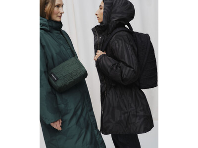 [マリメッコ]Fall/Winter 2025 コレクションに新作キルティングバッグ「Joy Bag」シリーズが登場。新鮮な視点と親しみやすいアイコンのロゴバッグシリーズです。