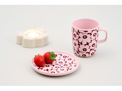 [マリメッコ]ピンクとバーガンディーで彩られたUnikkoのホームコレクションが日本限定で登場。