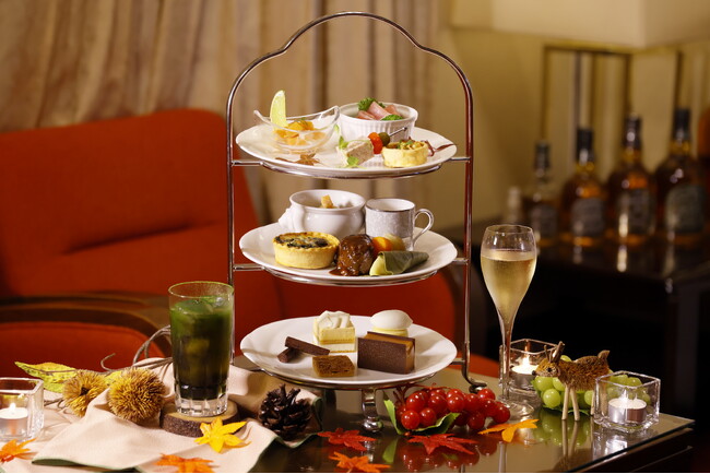 【奈良ホテル】柿の葉香る牛フィレ肉のステーキも登場！食欲の秋を贅沢に味わう 期間限定「大人のオータムハイティー」発売