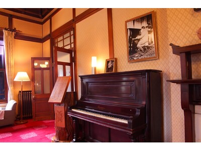 【奈良ホテル】「アインシュタイン博士が弾いたピアノ・夏休み無料ロビーコンサート」の開催について《創業115周年記念特別企画》音楽を志す学生達が奏でる未来への架け橋となる音色