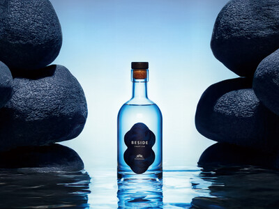 菊正宗酒造 初のクラフトジン「BESIDE 700mL」 新発売