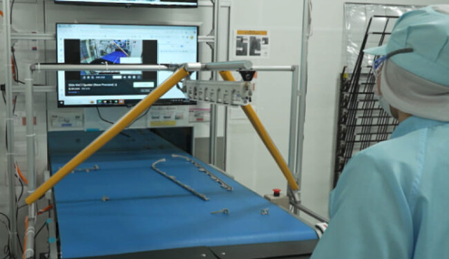 自動車の内装部品を製造する明和工業、動画教育システム「tebiki現場教育」の導入により工程内不良を1/3に削減