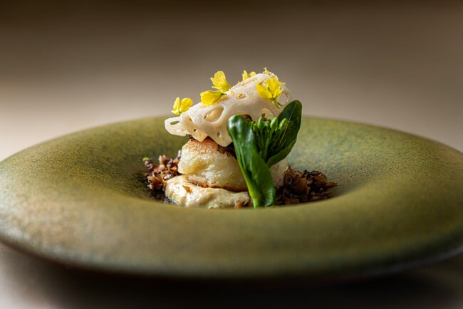 「THE HIRAMATSU 軽井沢 御代田」-「読むひらまつ。」最新号公開。ふたりの料理長が奏でる、5周年特別ディナーのシグネチャーメニューをご紹介。