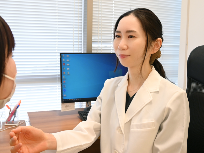2025年4月29日（火）、湘南美容皮フ科梅田茶屋町院が新規開院！年齢に負けない美しさを引き出す「若返り治療のエキスパート」が院長に就任