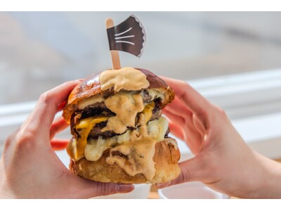 【総重量500g】5段パティと5種チーズが織りなす5周年記念バーガー期間限定販売　@箱根のカフェ