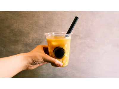 夏シーズン到来！東京・水天宮のディカフェ専門コーヒースタンド『de.coffee roasters』から夏限定メニュー「マンゴーパンナコッタジュース」が新登場