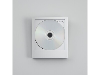 【二子玉川 蔦屋家電】ジャケットを飾れるCDプレーヤー Instant Disk Audio-CP1 限定カラー"Silver" 3/28(火)販売スタート