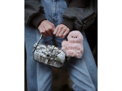 【蔦屋書店・蔦屋家電】“ちら見”するチャームロボット「mirumi」を4/23(木)より先行販売