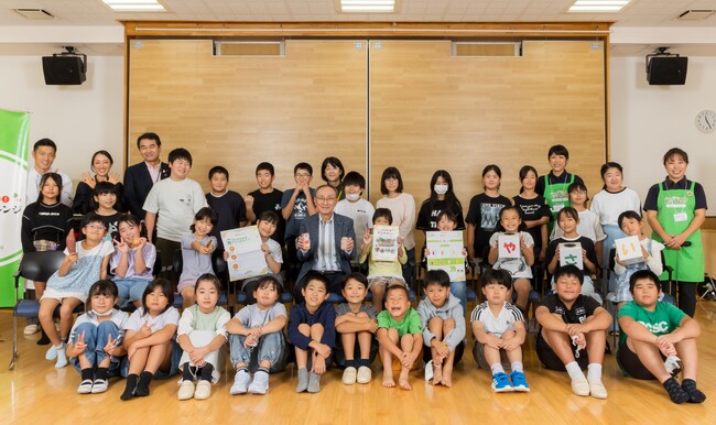 小学生が地元産の桃「あかつき」のジュースを使って、オリジナルジュースづくりに挑戦！福島県桑折町町長もプログラムに参加