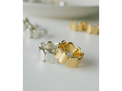 シンプルだから長く愛用できる、シルバー925製のオーバルリングが新登場。