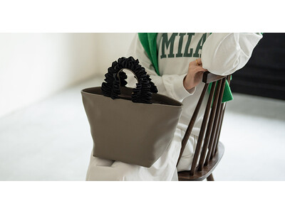 【早割1,000円OFF】甘さ控えめフェミニンの大人な魅力がトレンド感あり！こだわりのフリル×本革バッグが新発売。