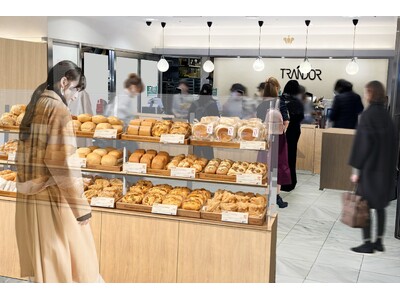 JR博多駅構内「トランドール博多駅店」2月4日改装オープン／九州の名所や特産をモチーフにした「旅する九州クッキー」2種発売