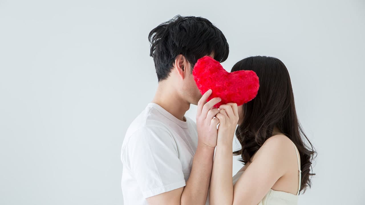 キスの日（5月23日）｜意味や由来・広報PRに活用するポイントと事例を紹介