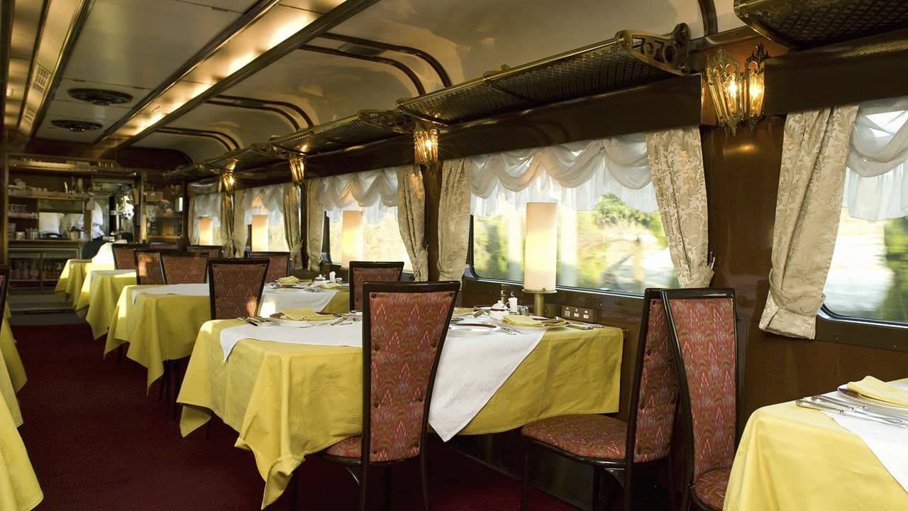 食堂車の日（5月25日）｜意味や由来・広報PRに活用するポイントと事例を紹介
