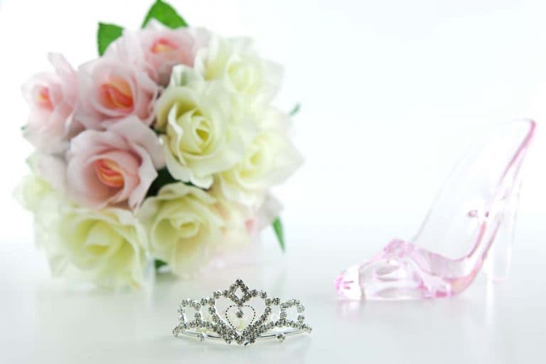 シンデレラデー（12月31日）｜意味や由来・広報PRに活用するポイントと事例を紹介