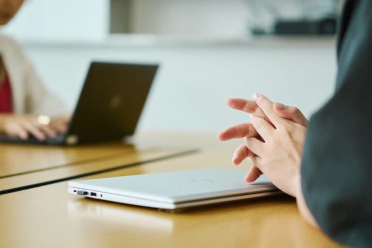 謝罪の記者会見を開く目的は?開催の流れや注意すべき10のポイントを解説