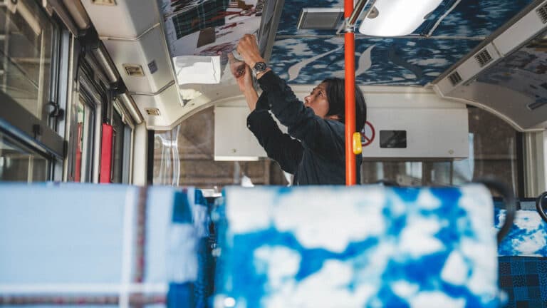 岡山デニムをデザインとPRの力で全国へ。デザイナー自らが挑むブランド価値向上|青木被服株式会社